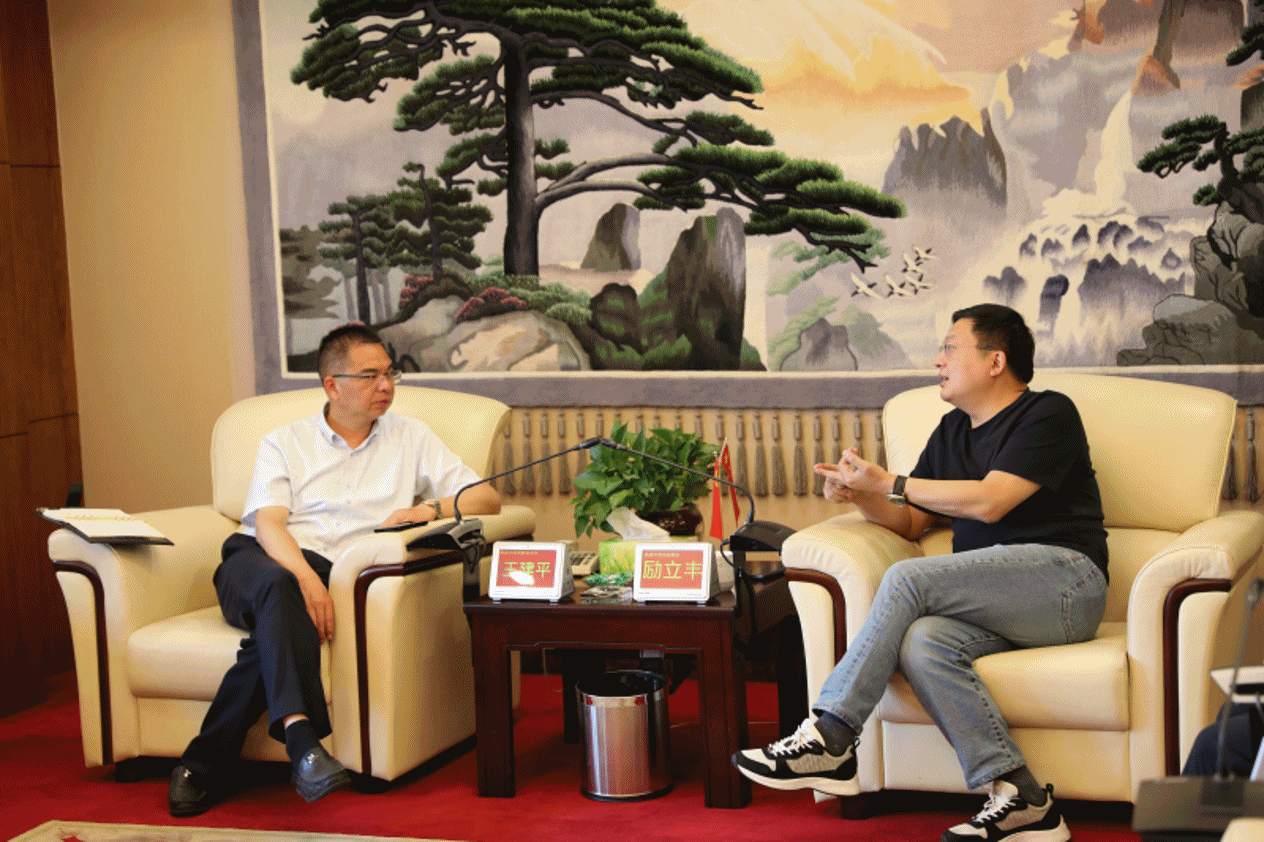 1722836839888916.gif 万.gif